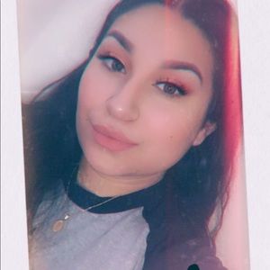 Meet your Posher, Esmeralda